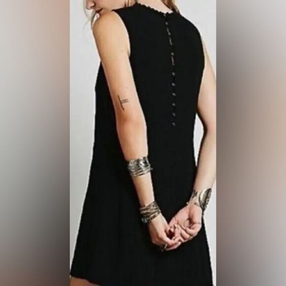 Free People Maribelle Crochet Button Back Sleeveless Black Mini Dress Sz S - Picture 4 of 11
